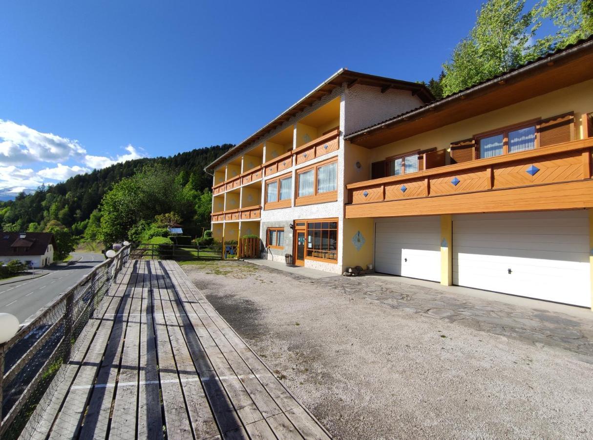 Pension Zum Muehlrad Hotel Millstatt Exterior foto