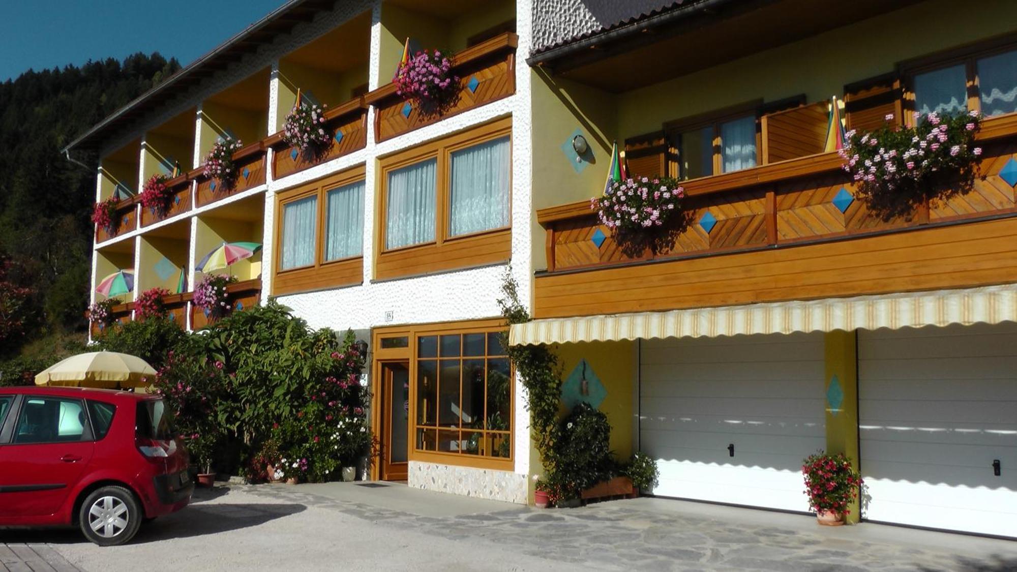 Pension Zum Muehlrad Hotel Millstatt Exterior foto