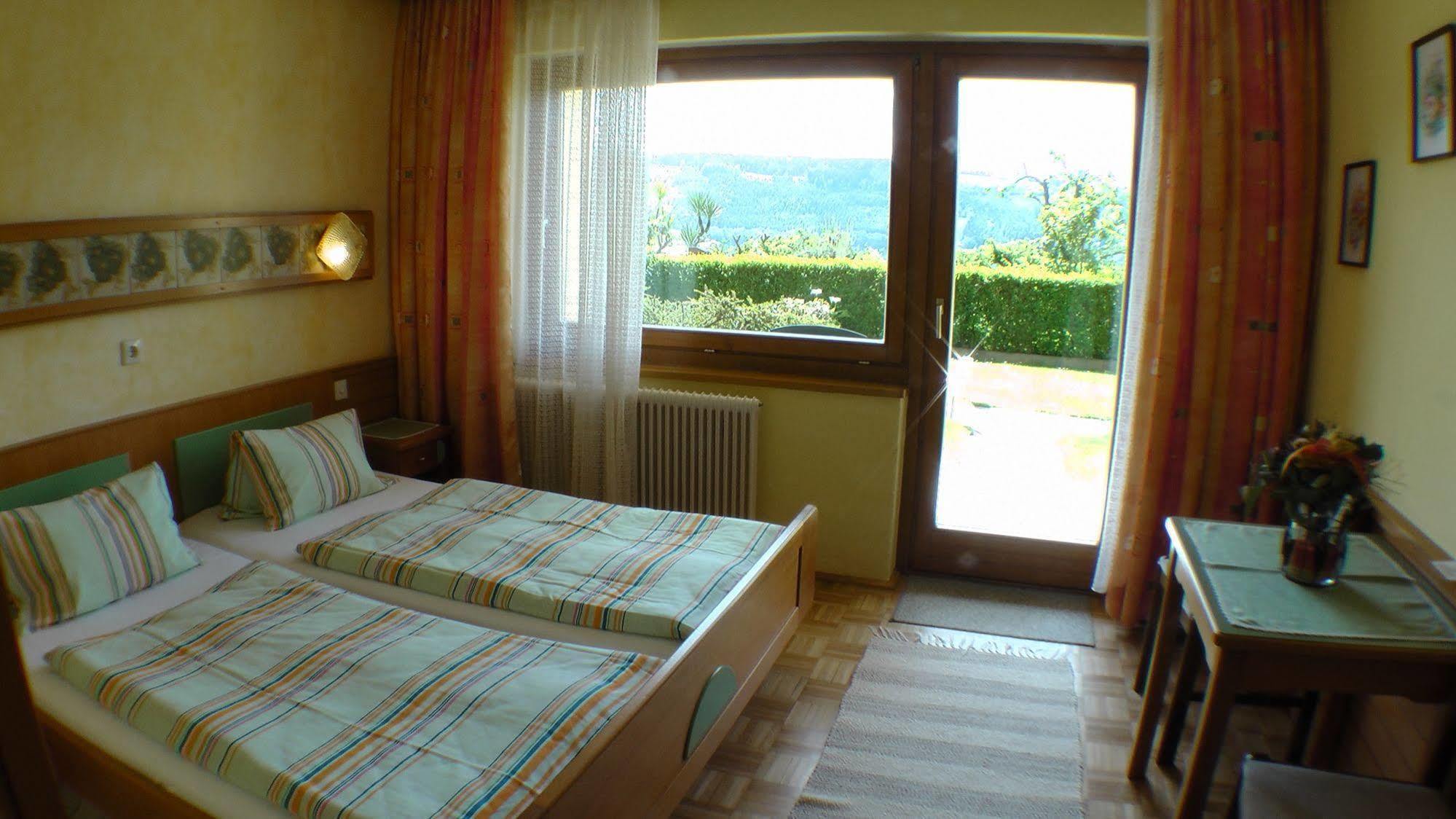 Pension Zum Muehlrad Millstatt Exterior foto